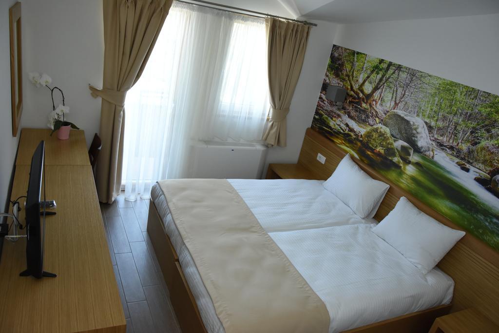 Hotel Lirak Tetovo Exteriör bild